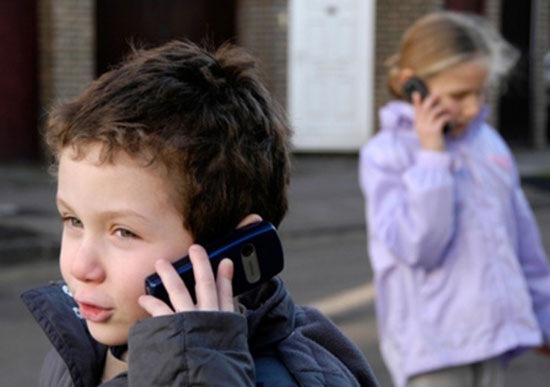 تلفن همراه برای کودکان تهدید یا فرصت؟