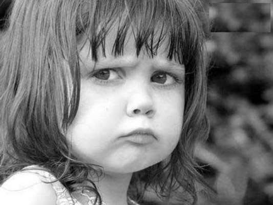 عکس دختر بچه عصبانی